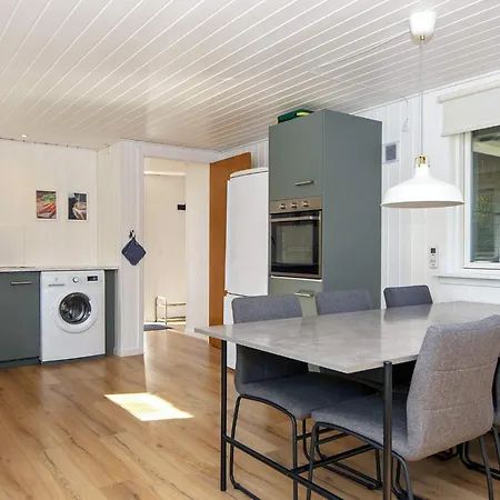 Modern Retreat Near Sandholm Feriehus